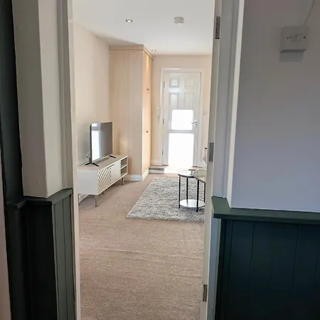 Bright 1-bed Flat, Free Parking, Easy Access Apartamento *