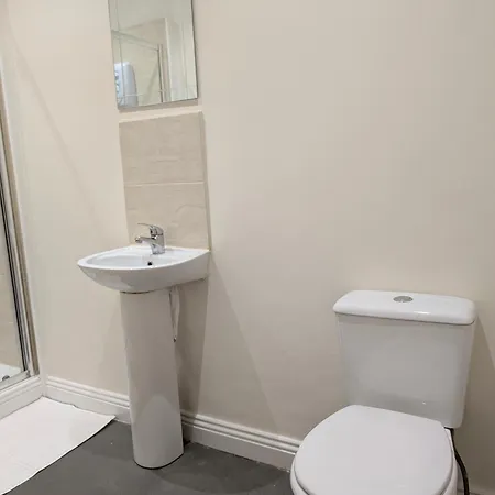 Bright 1-bed Flat, Free Parking, Easy Access Lägenhet *