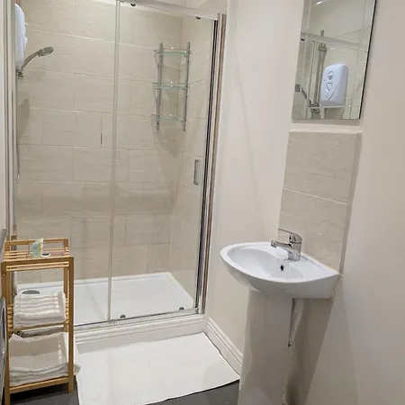 Lägenhet Bright 1-bed Flat, Free Parking, Easy Access