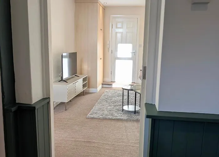 Bright 1-bed Flat, Free Parking, Easy Access Apartamento *